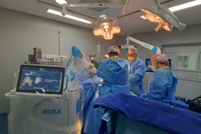 Médicos do Austa Hospital realizam cirurgia em joelho com a ajuda de robô