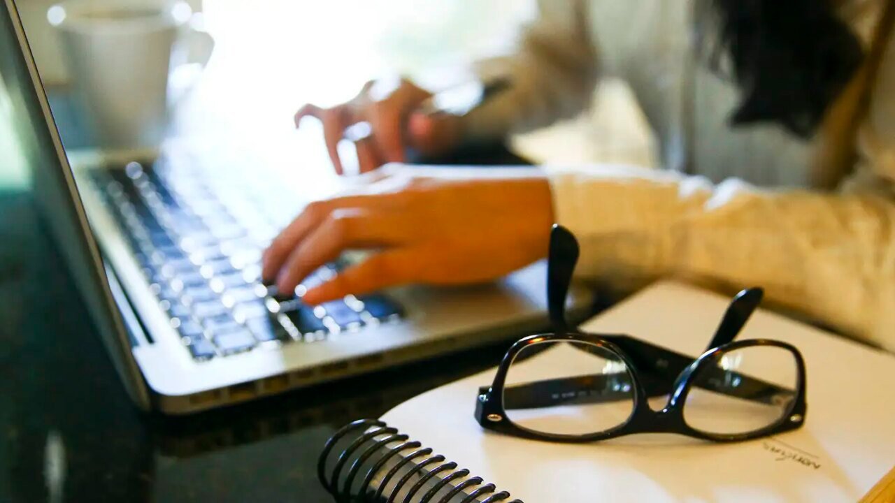 Programa oferece cursos gratuitos sobre IA para professores