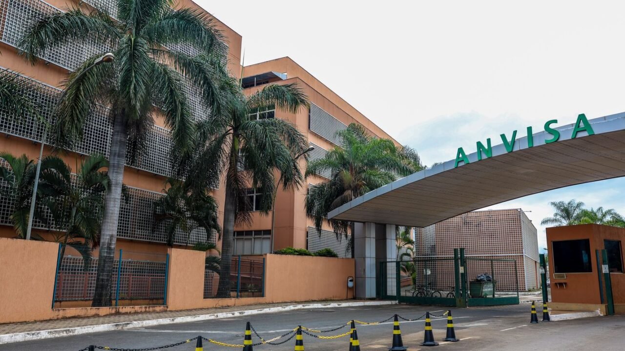 Anvisa proíbe venda de picolé com melatonina e suplemento de proteína