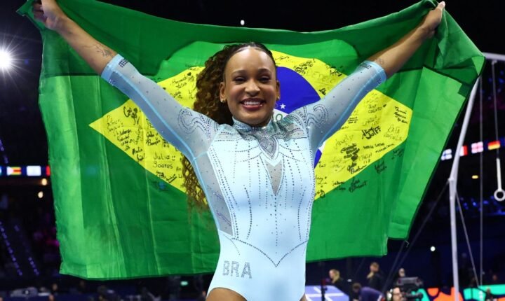 Rebeca Andrade conquista o tri no Mundial de Ginástica na Holanda