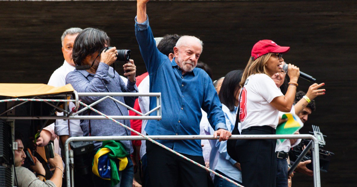 Em virada inédita, Lula vence Flávio Bolsonaro e seguirá no Planalto