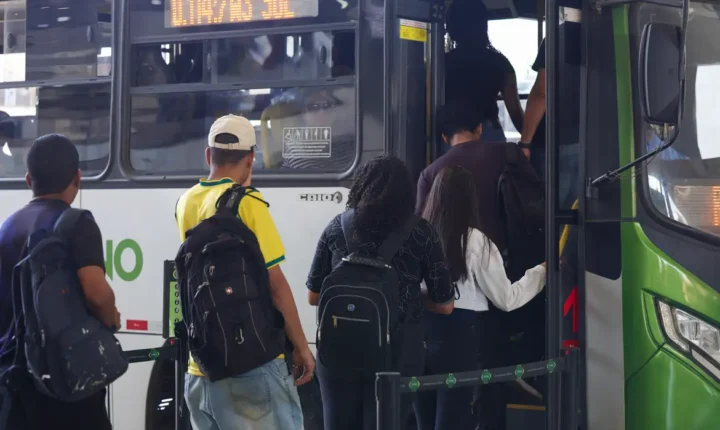 Prefeituras e estados devem garantir transporte gratuito no 2° turno
