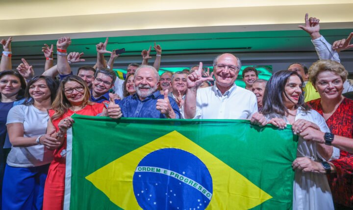 Oito abusos eleitorais de Lula que não foram contidos pela Justiça