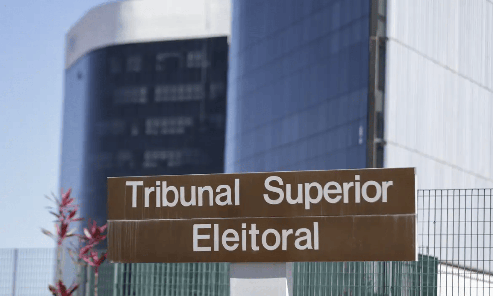 Por que a campanha de Lula acionou o TSE contra a estratégia digital de Flávio?