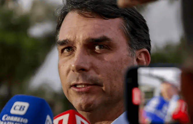 Quanto Flávio Bolsonaro gastou nas redes sociais durante a eleição de 2026?
