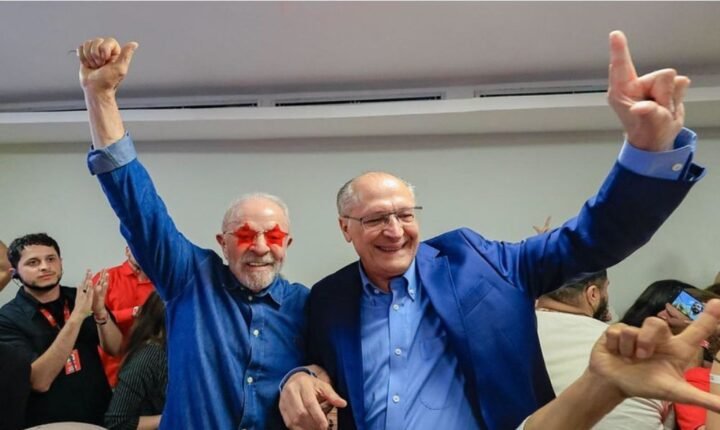 Na Avenida Paulista, Lula destaca quarto mandato como ‘fato histórico devido ao povo brasileiro’