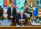 Trump diz que não vai se envolver após Flávio se autodeclarar presidente