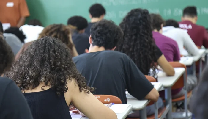 São oferecidas 5.850 vagas para 136 cursos de graduação de 24 cidades, localizadas em todas as...