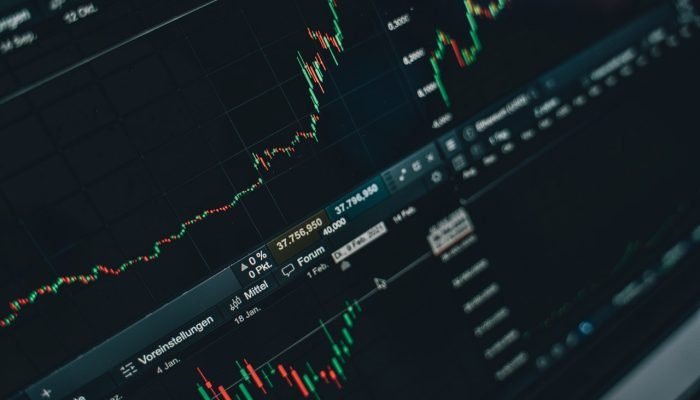 5 dicas para perder o medo de investir em ações