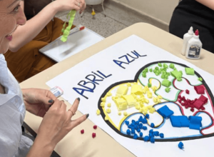 ABRIL_AZUL_CAPA_dd82faf4cb