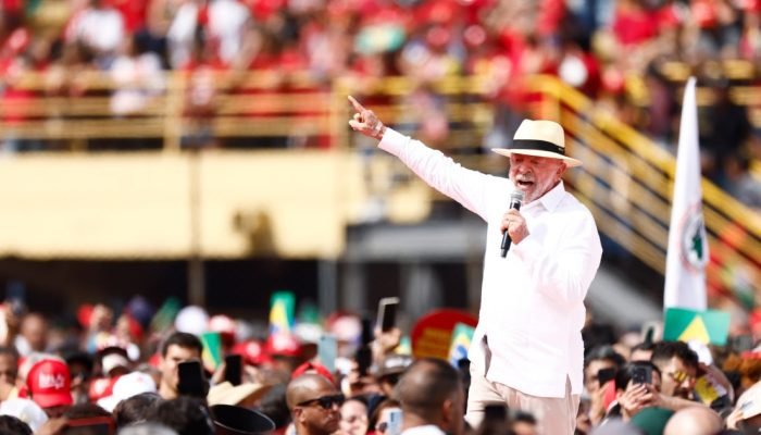 Aliados de Lula criticam campanha ‘analógica’ após avanço de Flávio nas pesquisas Ricardo...