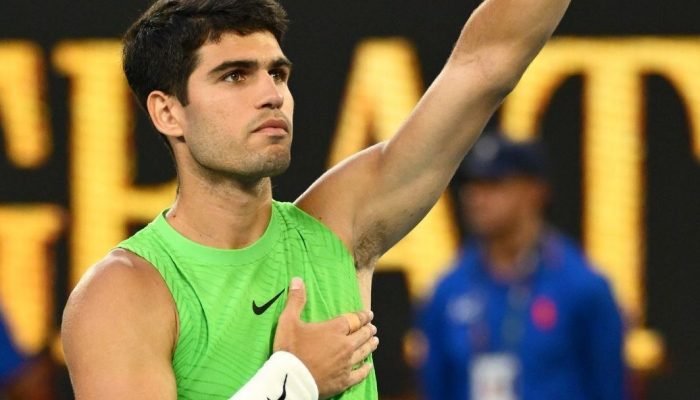 Carlos Alcaraz após vencer Alexander Zverev e alcançar sua primeira final do Australian Open  ...