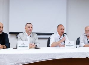 Copia_de_Arquivo_Modelos_de_Capa_p_Info_3_de0c886ef2