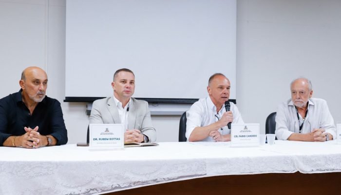 Copia_de_Arquivo_Modelos_de_Capa_p_Info_3_de0c886ef2