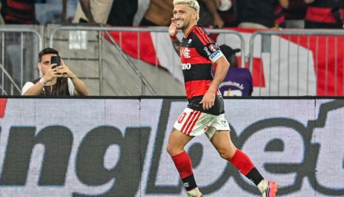Arrascaeta descontou no 2º tempo e colocou fim ao drama no Maracanã CELSO PUPO/FOTOARENA/FOTOAR...