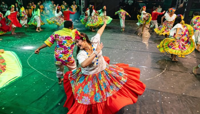 Festival do Folclore de Olimpia - Apresentacoes de Palco (1)