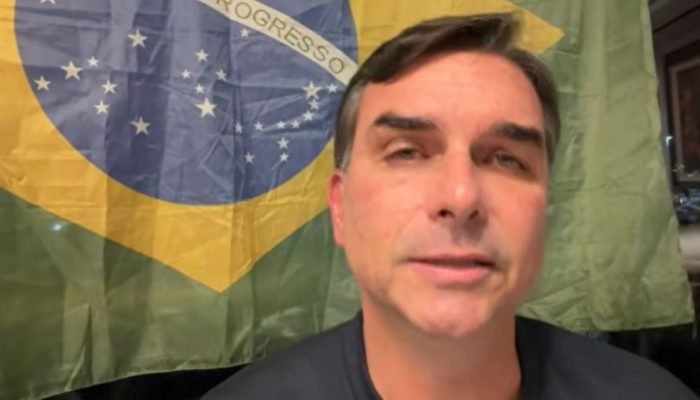 Nas redes sociais, diversos usuários relataram a falha Reprodução/Youtube/FlávioBolsonaro
