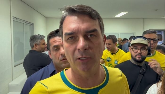 Flávio Bolsonaro não citou a investigação sobre o filme Dark Horse EGBERTO RAS/ENQUADRAR/ESTA...