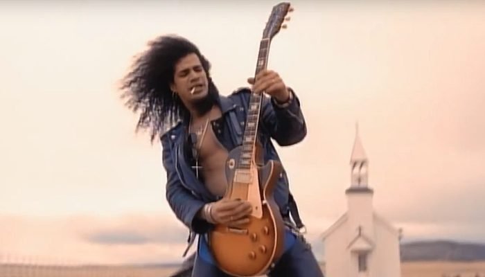 Guns-N-Roses-November-Rain-Slash