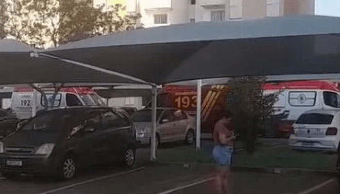 Homem, de 32 anos, foi preso após trancar e fazer filhos como reféns em um apartamento  • Re...