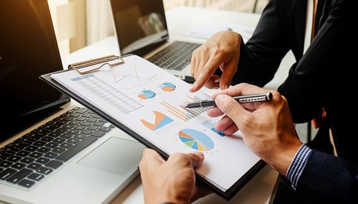 Information Ratio: entenda o que é e como calcular a