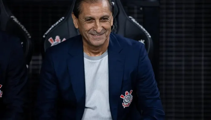 A diretoria também aposta no fato de Ramón Díaz e seu filho, o auxiliar Emiliano Díaz, já co...