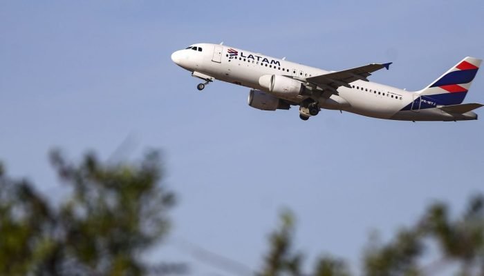 A Airbus está estudando uma possível versão maior da família de jatos A350, disse Christian S...