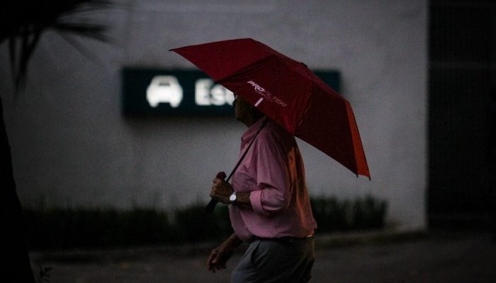 Segundo o CGE, o sol aparece no decorrer deste sábado (19), e a temperatura apresenta elevação...