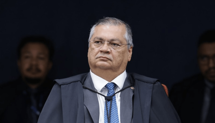 Ao tratar da necessidade de cautela, afirmou que “ouvir também implica ler” e fez um alerta ...