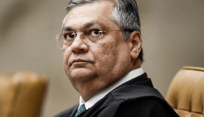 Ao justificar o envio do caso ao plenário, Dino chamou a atenção para a proximidade de 12 de o...