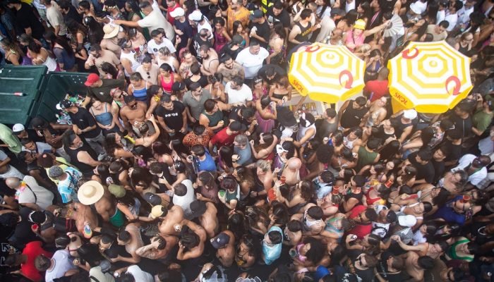 SP - BLOCO CARNAVAL/BAIXO AGUSUTA - GERAL - O Bloco Acadêmicos do Baixo Augusta desfila no pré-...