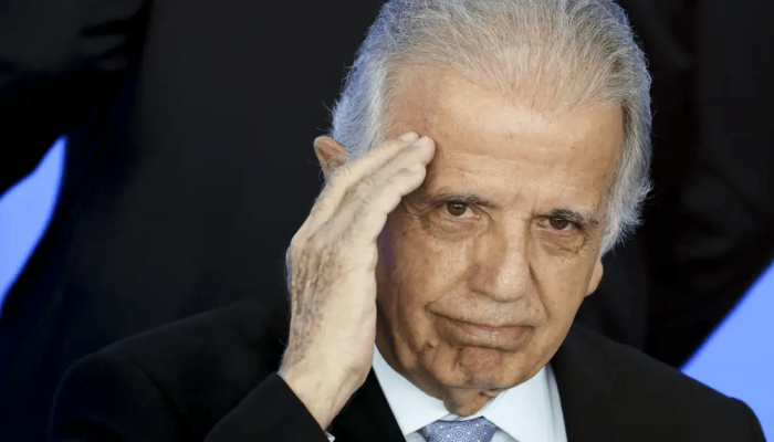 Nas conversas, os criminosos se passam por Múcio e afirmam que o ministro estaria organizando um...