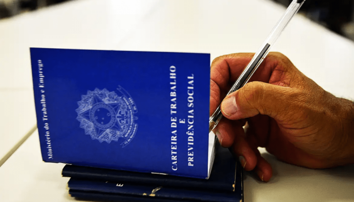 Desemprego cai para 5,4% no trimestre encerrado em junho, diz IBGE Divulgação / Agência Brasil