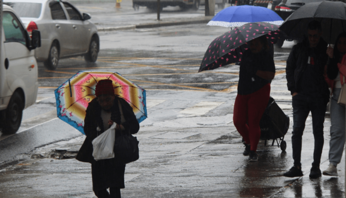 O frio avançou também para o litoral e a Grande São Paulo. Em Caraguatatuba, a temperatura foi...