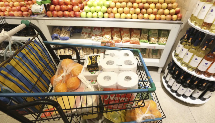 Grupo Alimentos e Bebidas foi responsável por metade da inflação de maio, com alta de 1,33% Wa...