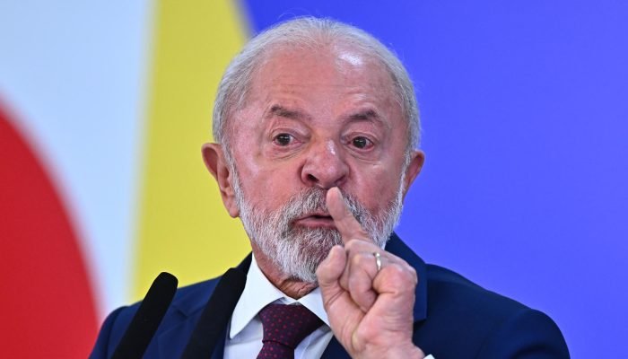 Lula afirmou que não deu “palpite” no desfile da Acadêmicos de Niterói e que apenas aceito...