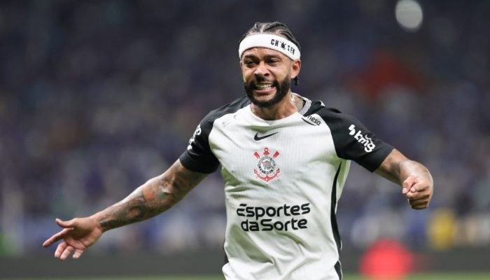 Memphis Depay é uma das principais referências técnicas do Corinthians GILSON LOBO/AGIF - AGÊ...