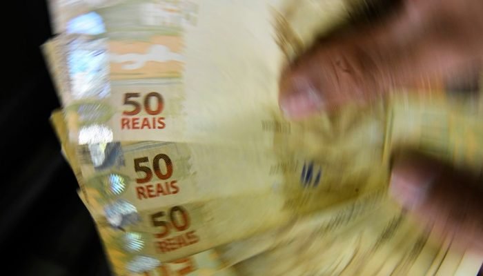 Índice calculado pelo Banco Central mostra crescimento de 2,5%, menor do que os 3,7% registrados...