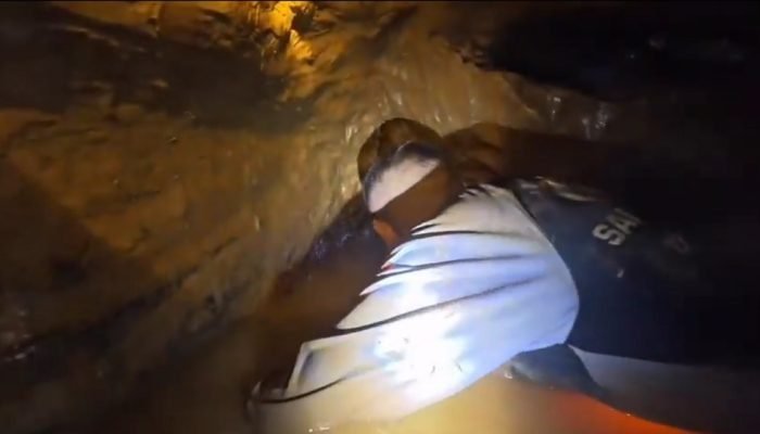 Mergulhadores resgataram o primeiro homem na sexta‑feira