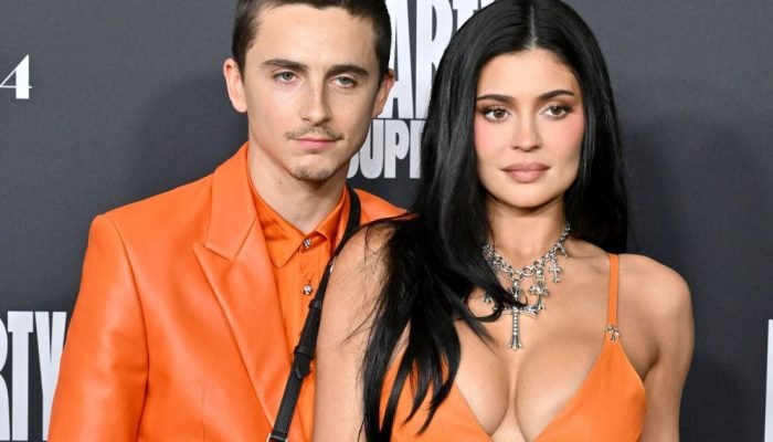 Timothée Chalamet e Kylie Jenner na première de "Marty Supreme" em Los Angeles  • Axelle/Bau...