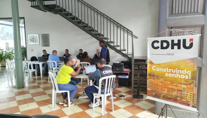 Durante os plantões, as equipes da Companhia estarão à disposição para esclarecer dúvidas e...